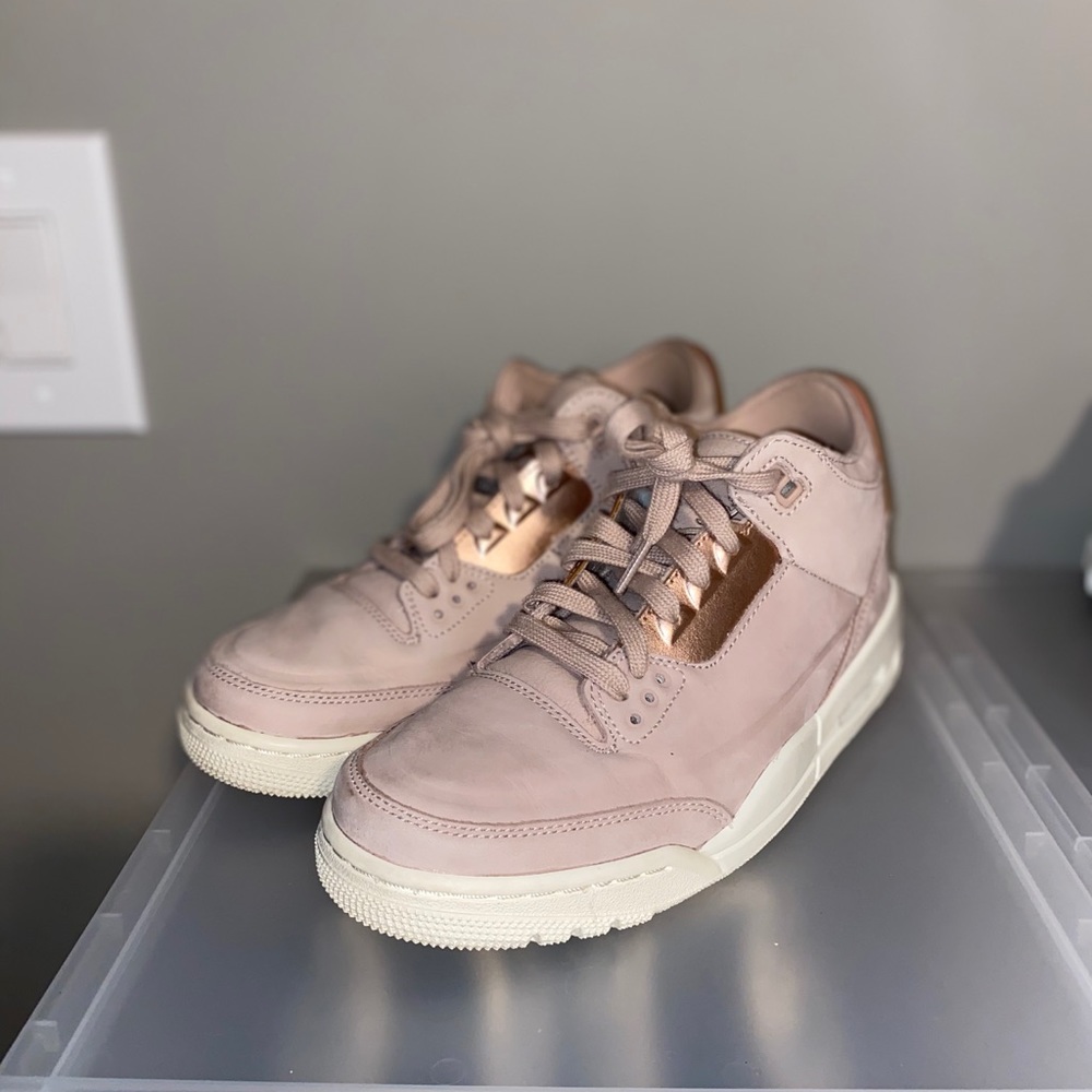 Jordan 3 particle beige woman’s